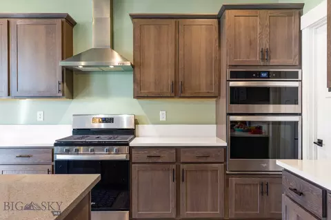 Kitchen - 1508 Deadwood Loop, Belgrade, MT 59714 photo 5 of 6