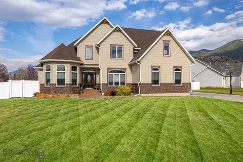 3 Holly Ln, Butte, MT 59701