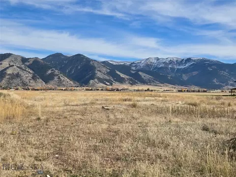 6114 Springhill Rd, Belgrade, MT 59714