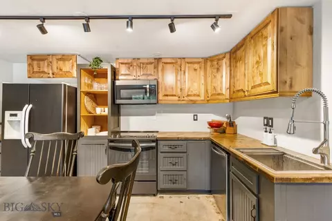 Kitchen - 8407 Goldenstein, Bozeman, MT 59715 photo 11 of 11