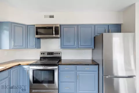 Kitchen - 8407 Goldenstein, Bozeman, MT 59715 photo 3 of 11