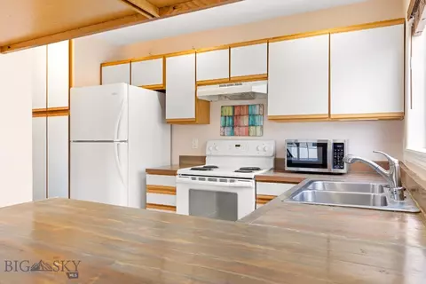 Kitchen - 305 Michael Grove Ave #E, Bozeman, MT 59718 photo 5 of 5