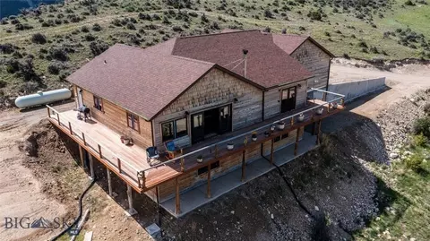 6875 Craigle Ln, Helena, MT 59602