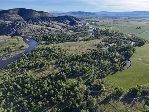 5211 Old Yellowstone Trl, Three Forks, MT 59752