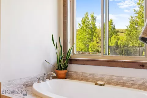 Bath - 2296 Boylan Rd, Bozeman, MT 59715 photo 2 of 8