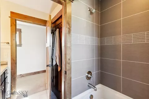 Bath - 2296 Boylan Rd, Bozeman, MT 59715 photo 3 of 8