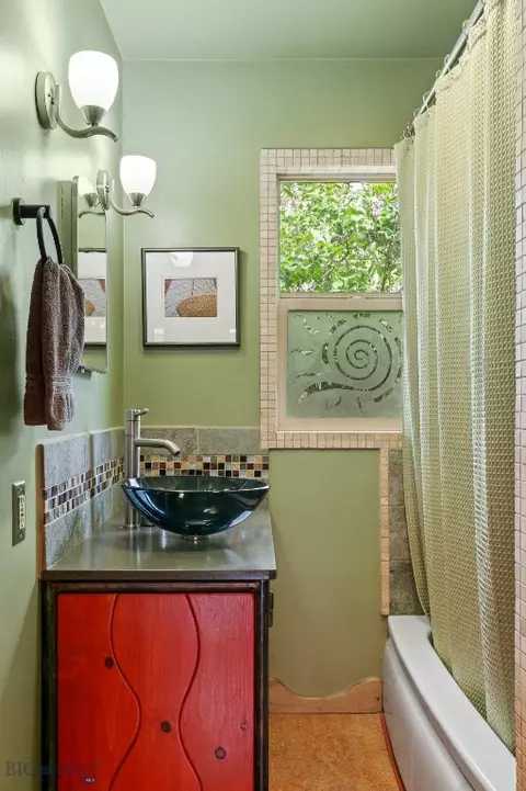 Bath - 420 N 3rd St, Bozeman, MT 59715 photo 1 of 3