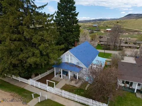 209 E Idaho St, Virginia City, MT 59755