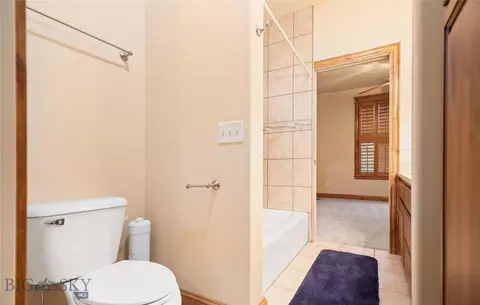 Bath - 1004 Oconnell Dr, Bozeman, MT 59715 photo 4 of 16