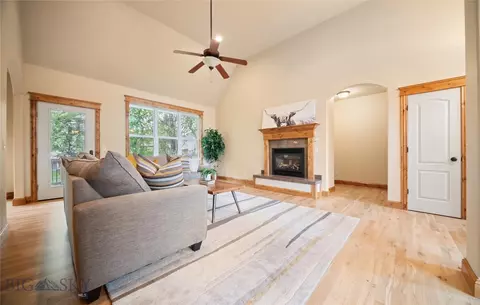 Living - 1004 Oconnell Dr, Bozeman, MT 59715 photo 2 of 3