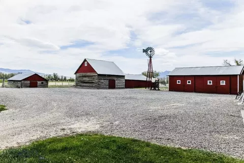 Exterior - 6325 Highway 91 S, Dillon, MT 59725 photo 3 of 7