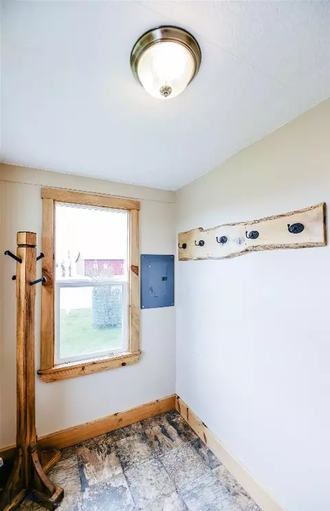 Entry Way - 6325 Highway 91 S, Dillon, MT 59725 photo 2 of 2