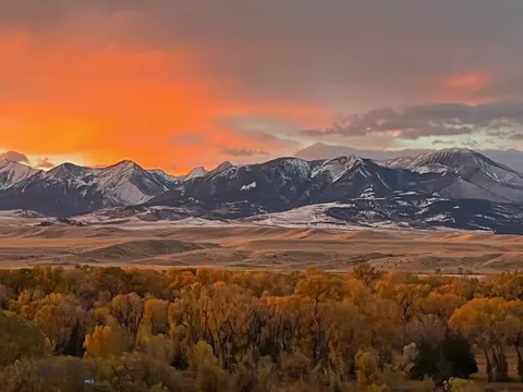 275 Convict Grade Rd, Livingston, MT 59047