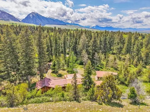 117 Deep Creek Rd, Livingston, MT 59047