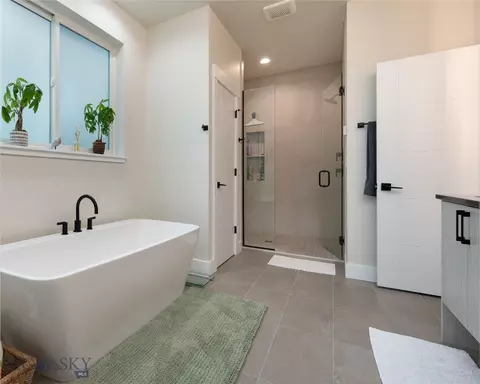 Bath - 1510 Windrow Dr, Bozeman, MT 59718 photo 2 of 4