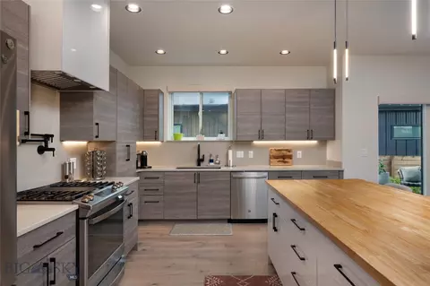 Kitchen - 1510 Windrow Dr, Bozeman, MT 59718 photo 2 of 3