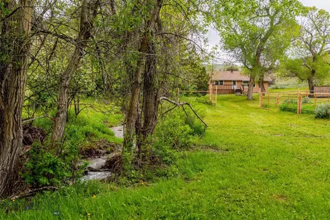 Nhn Bighorn Canyon Road, Bridger, MT 59014