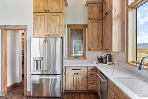 Kitchen - 3 Harrier Dr, Pray, MT 59065 photo 5 of 8