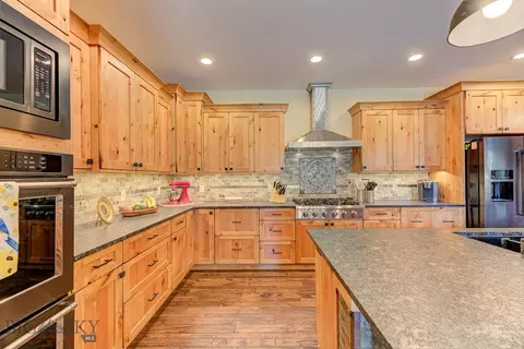 Kitchen - 20 Penny Ln, Clancy, MT 59634 photo 6 of 8