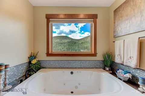 Bath - 20 Penny Ln, Clancy, MT 59634 photo 4 of 5