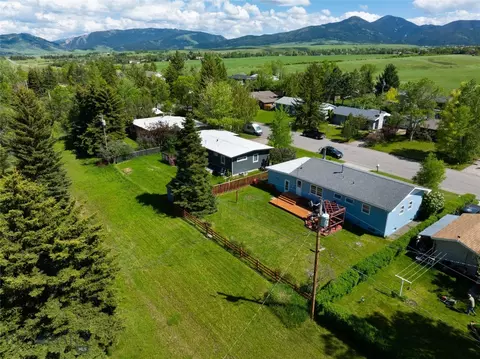1121 Cherry Dr, Bozeman, MT 59715 photo 5