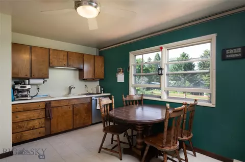 1121 Cherry Dr, Bozeman, MT 59715 photo 10