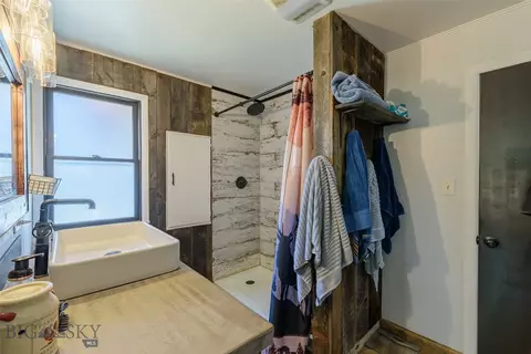 Bath - 602 1st Ave E, Three Forks, MT 59752 photo 2 of 4