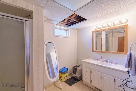 Bath - 602 1st Ave E, Three Forks, MT 59752 photo 3 of 4