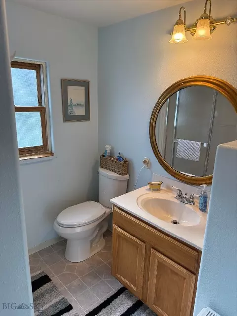 Bath - 207 2nd St E, Clyde Park, MT 59018 photo 6 of 7