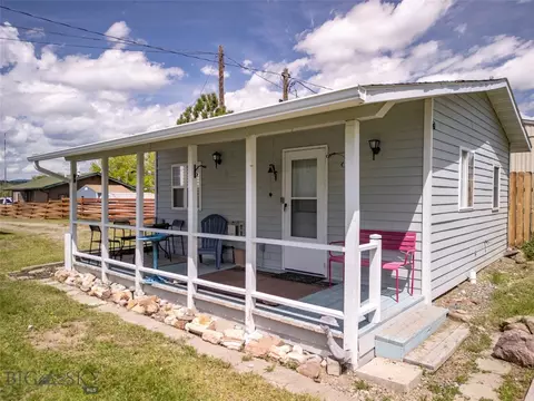Exterior - 207 2nd St E, Clyde Park, MT 59018 photo 6 of 8