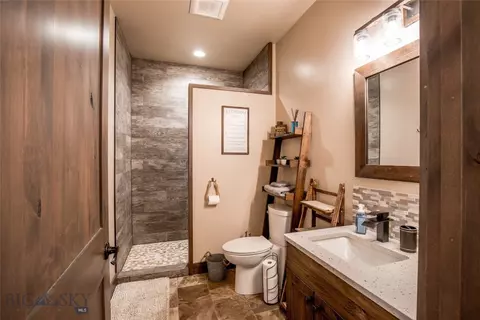 Bath - 8 Sunset Ct, Ennis, MT 59729 photo 5 of 9