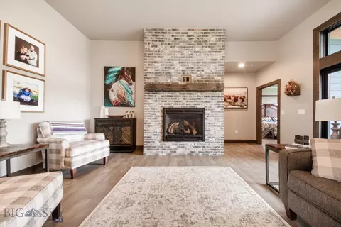 Living - 16 Tight Loop Dr, Bozeman, MT 59718 photo 2 of 5