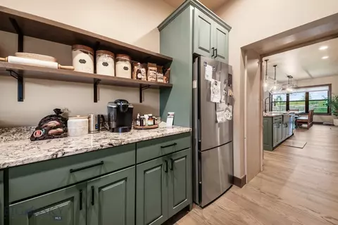 Kitchen - 16 Tight Loop Dr, Bozeman, MT 59718 photo 9 of 10