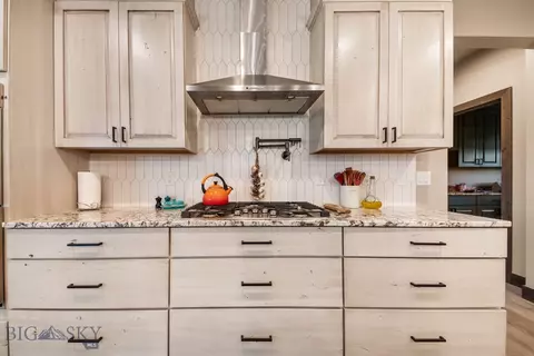 Kitchen - 16 Tight Loop Dr, Bozeman, MT 59718 photo 5 of 10