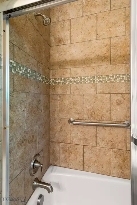 Bath - 504 Morrow St, Bozeman, MT 59715 photo 2 of 5