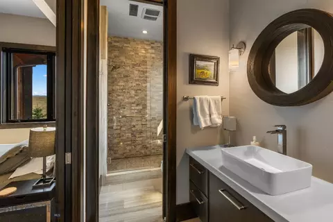 Bath - 155 Peacemaker Ridge Rd, Belt, MT 59412 photo 8 of 11