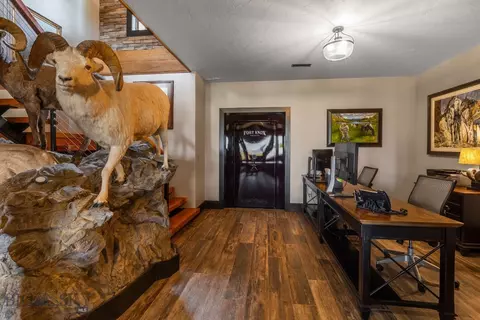 Entry Way - 155 Peacemaker Ridge Rd, Belt, MT 59412 photo 5 of 7