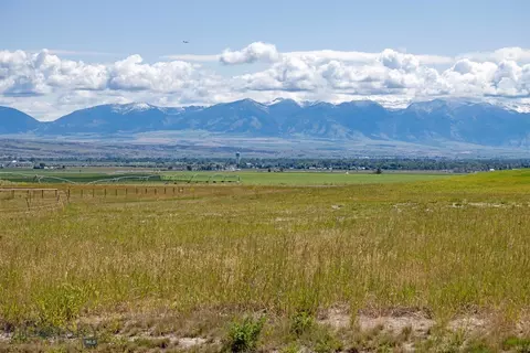 149 Longview Rd, Manhattan, MT 59741
