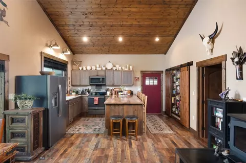 333 Shining Mountains Loop, Ennis, MT 59729 photo 9