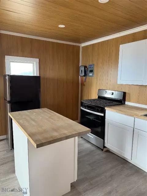 Kitchen - 357 Pole Gulch Rd, Three Forks, MT 59752 photo 1 of 2