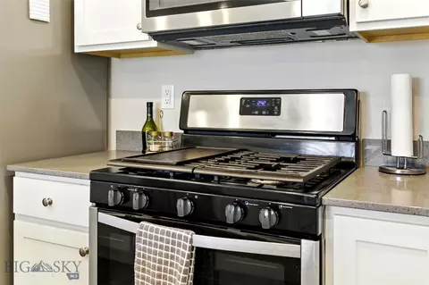 Kitchen - 95 9th St #B, Belgrade, MT 59714 photo 5 of 6