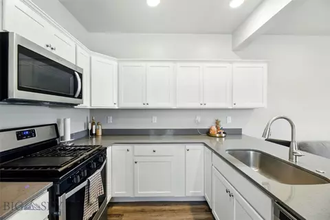 Kitchen - 95 9th St #B, Belgrade, MT 59714 photo 4 of 6