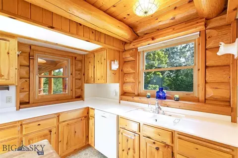 Kitchen - 5600 Spring Mtn, Florence, MT 59833 photo 2 of 2