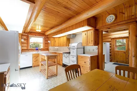 Kitchen - 5600 Spring Mtn, Florence, MT 59833 photo 1 of 2