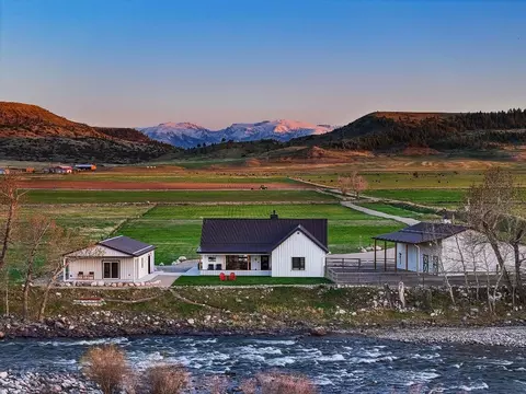 1 Cabin Lane Rd, Absarokee, MT 59001