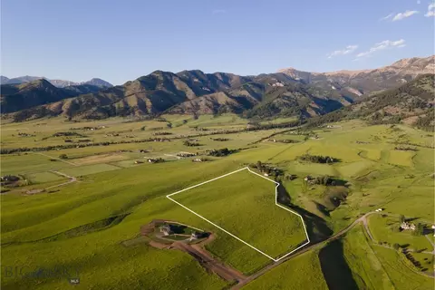 687 Glory Ln, Bozeman, MT 59715