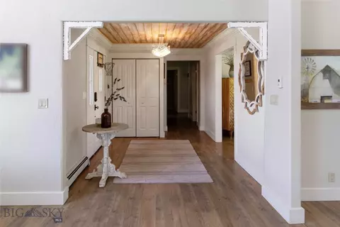 Entry Way - 104 Cedar Lk, Butte, MT 59701 photo 2 of 3