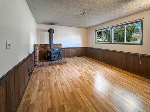 Living - 1716 S Rouse, Bozeman, MT 59715 photo 9 of 10