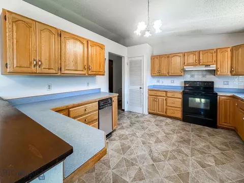 Kitchen - 1716 S Rouse, Bozeman, MT 59715 photo 4 of 5