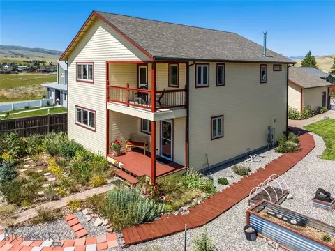 818 N 13th St, Livingston, MT 59047